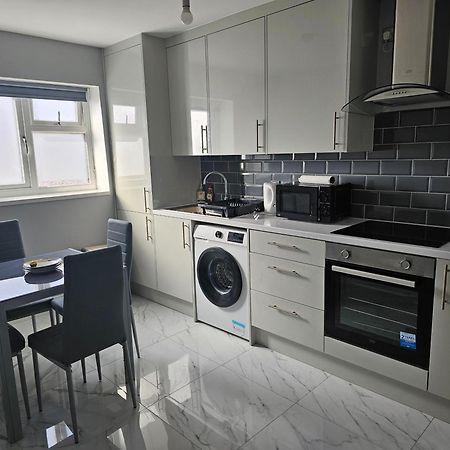 Potters Hideout- 2 Bedroom 2 Bathroom Apartment Watford  Luaran gambar