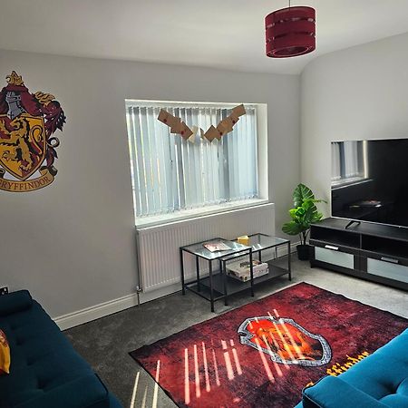 Potters Hideout- 2 Bedroom 2 Bathroom Apartment Watford  Luaran gambar