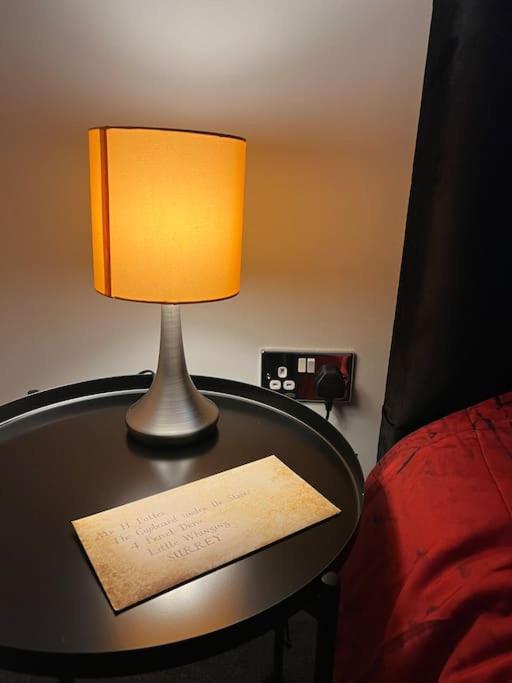 Potters Hideout- 2 Bedroom 2 Bathroom Apartment Watford  Luaran gambar