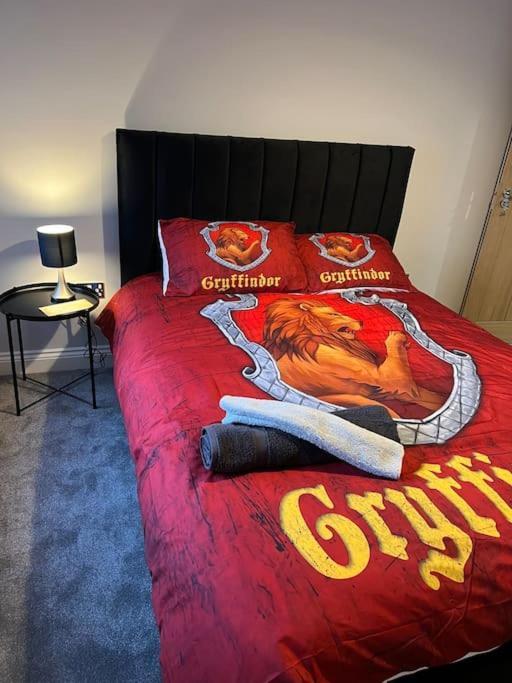 Potters Hideout- 2 Bedroom 2 Bathroom Apartment Watford  Luaran gambar