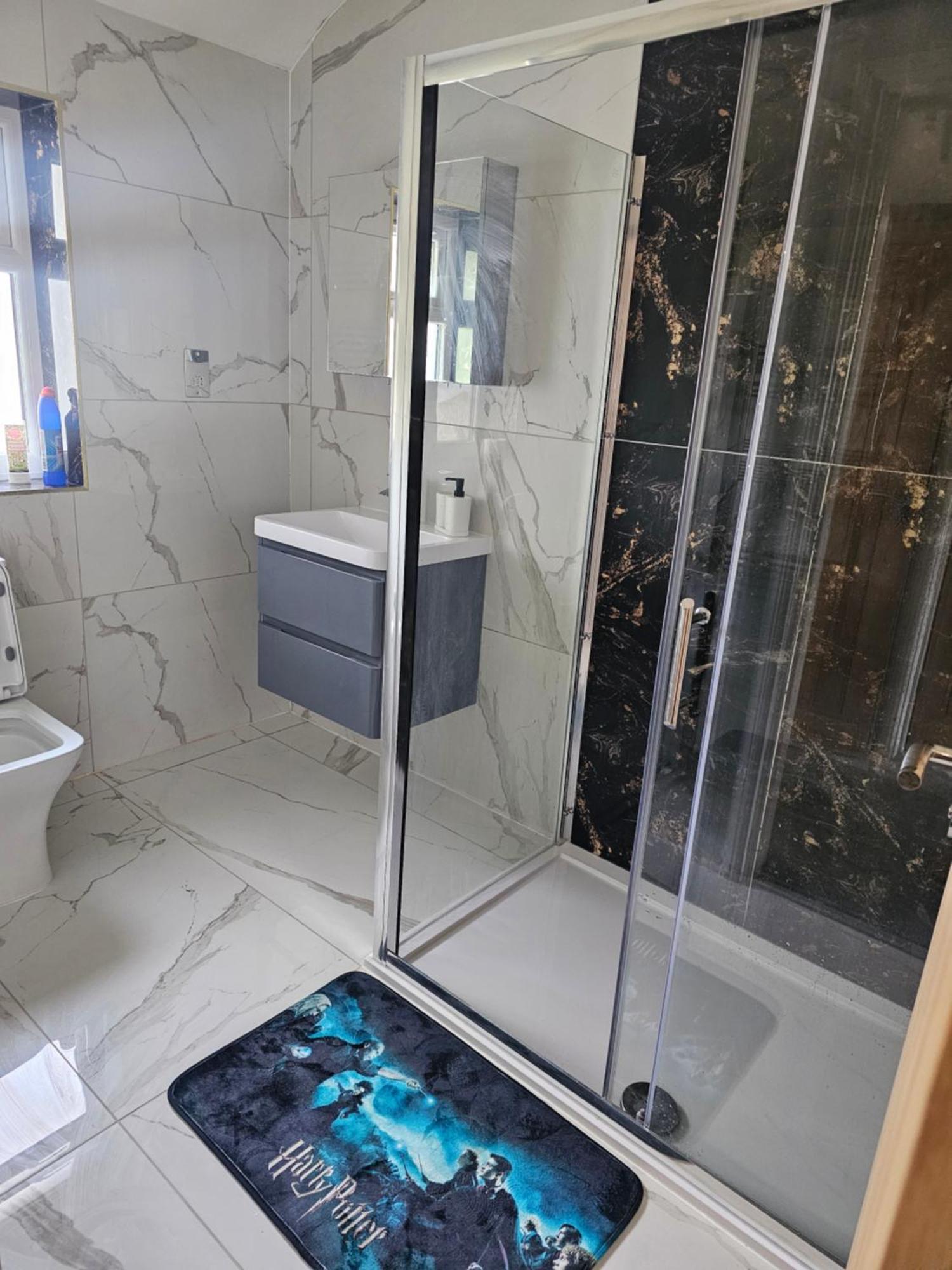Potters Hideout- 2 Bedroom 2 Bathroom Apartment Watford  Luaran gambar